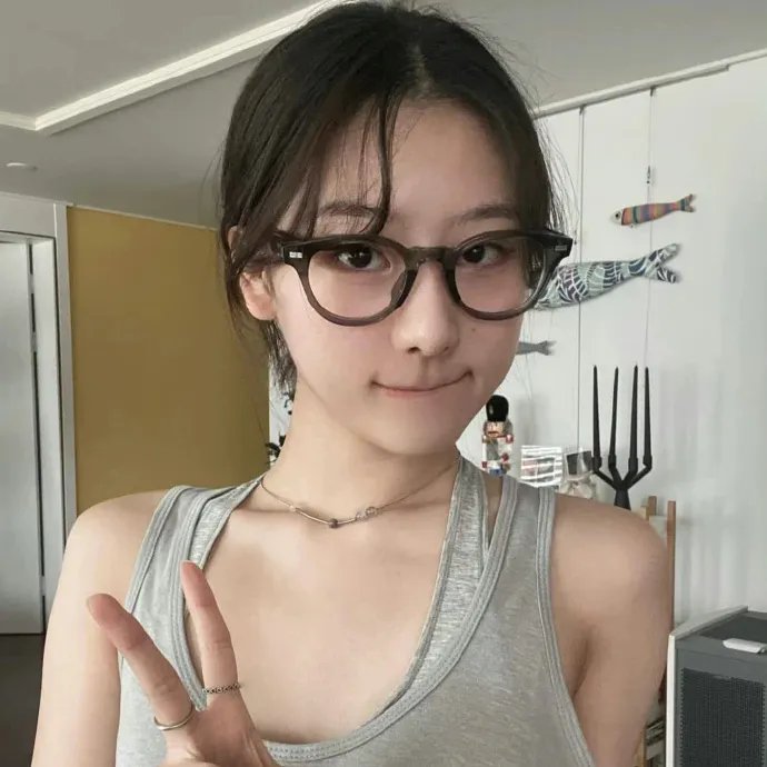 劳拉·马尔斯的眼睛